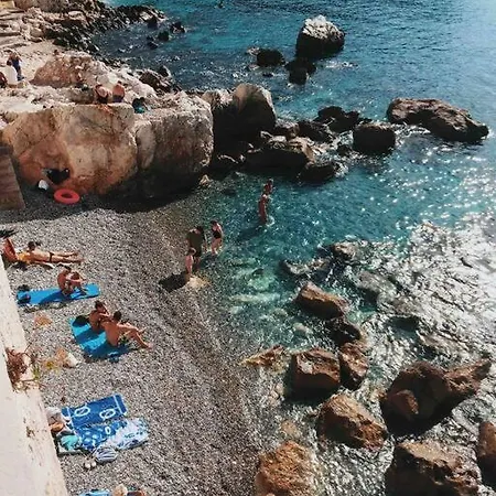 Provencal House, Sea Side, Private Parking Holiday home