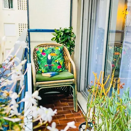 Elegant, Spacious, Central Apartamento Niza