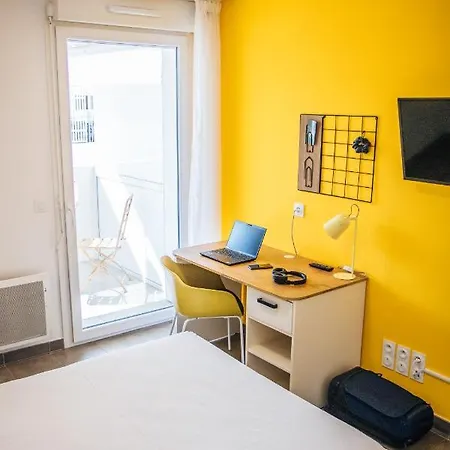 Twenty Business Flats Angely Apartahotel