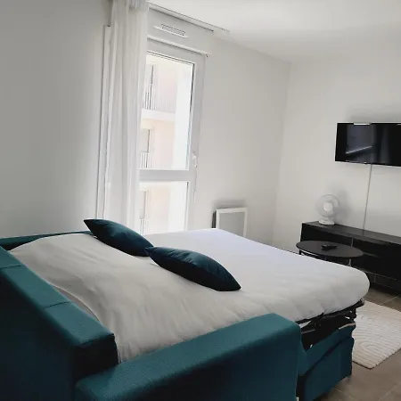 Twenty Business Flats Angely Apartahotel *