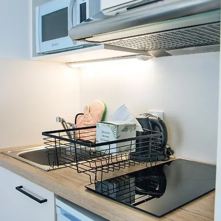 Twenty Business Flats Angely Apartahotel *