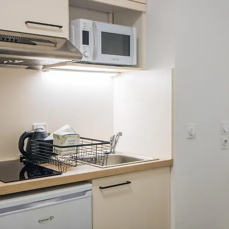 Twenty Business Flats Angely Apartahotel *