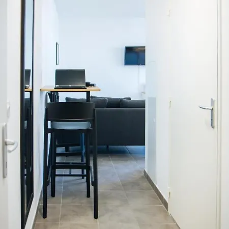 Twenty Business Flats Angely * Niza
