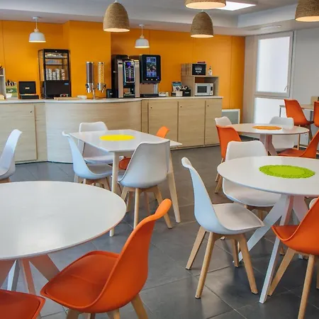 Twenty Business Flats Angely Niza