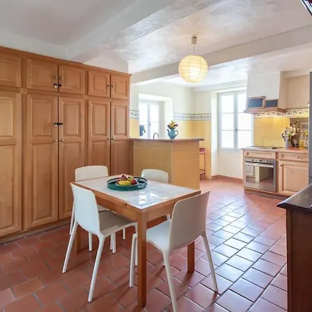 Villa L26 Bonnard 10pax Pool, Garden, Parking, Ac