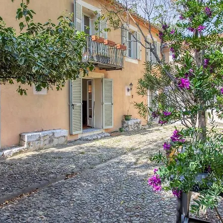 Villa L26 Bonnard 10pax Pool, Garden, Parking, Ac