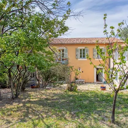 Villa L26 Bonnard 10pax Pool, Garden, Parking, Ac