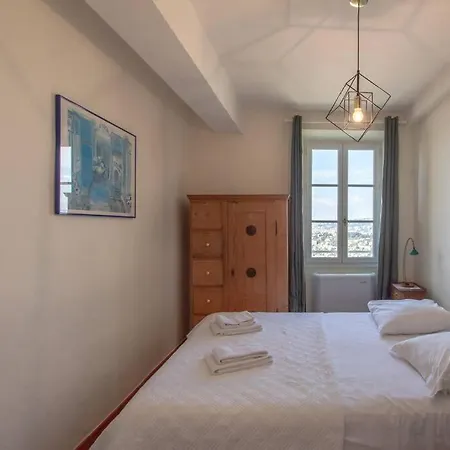 L26 Bonnard 10pax Pool, Garden, Parking, Ac Villa