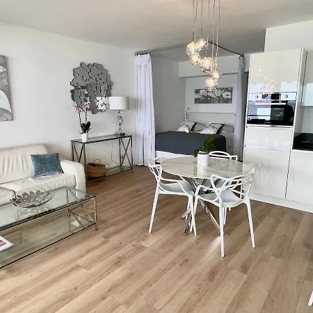 Apartment Apart-a-nice : A Breathtaking View On The Sea