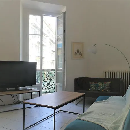 110m2 Plein Centre Apartment
