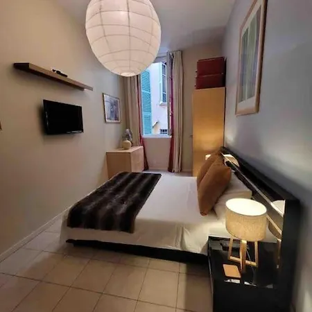 Vieux Vibrant Apartment *