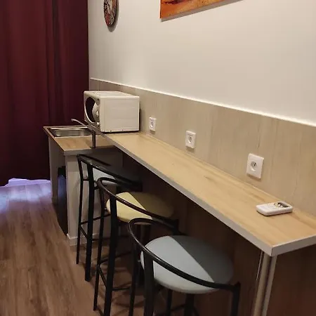 Lyonnais אכסניה ניס