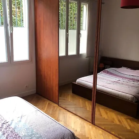 Apartment Centre *