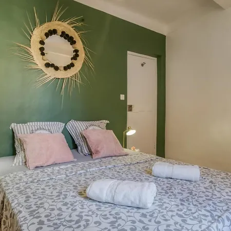 Apartment Typique - 2 Bedrooms,typical Apartment-old Town *