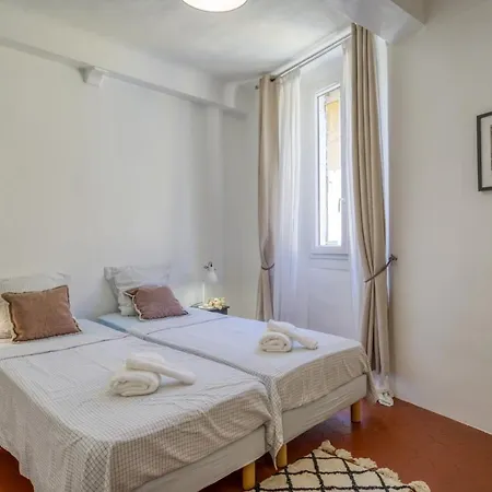 Typique - 2 Bedrooms,typical Apartment-old Town Apartment *