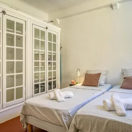 Apartment Typique - 2 Bedrooms,typical Apartment-old Town *