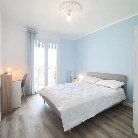 아파트 F4 Avec Vue / Flat With Sea View 3 Bedrooms 니스