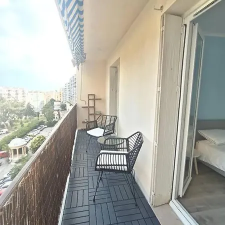 아파트 F4 Avec Vue / Flat With Sea View 3 Bedrooms 니스