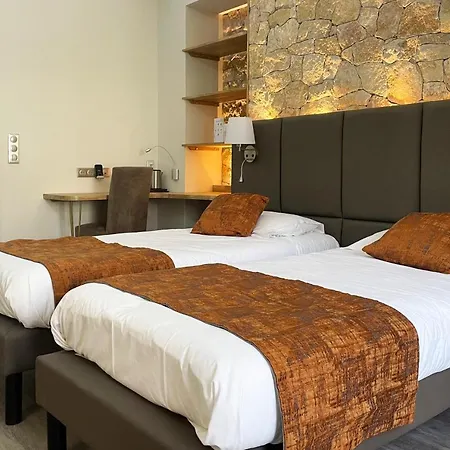 Hotel Busby 3*