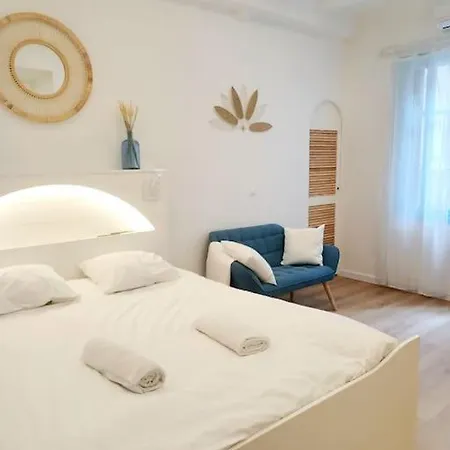 Studio Centre Proche Mer - Carre D'or Apartment *