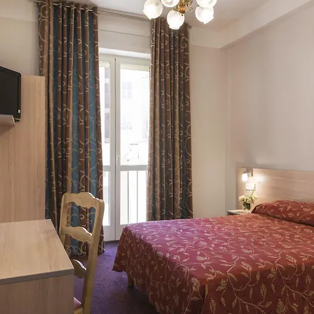 Little Palace Hotell 2*