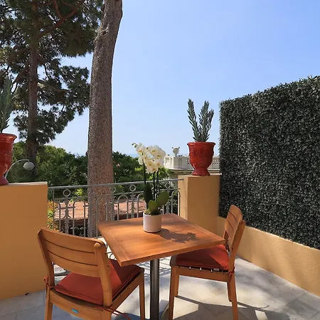 Hotel Petit Palais 4*