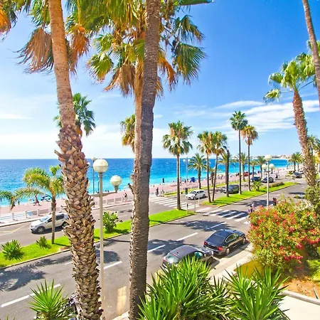 Luxury Sea Front Promenade Apartment *