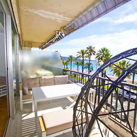 Luxury Sea Front Promenade Apartment *