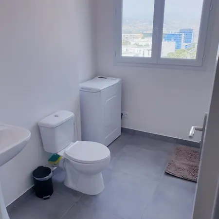 Big Flat Sea Vieuw 95 M2 5 Near Airport 5 Min Train 3 Min And Tram On Site, 7 Min, 2 Showers And 2 Toilets , Neuf Grand 95 M2 5 Proche Aeroport 5 Min Train 3 Min Et Tramway Sur Place, 7 Min 2 Douches Et 2 Wc Vue Ницца