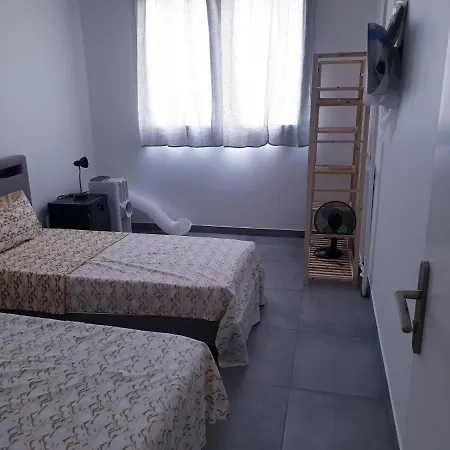 Big Flat Sea Vieuw 95 M2 5 Near Airport 5 Min Train 3 Min And Tram On Site, 7 Min, 2 Showers And 2 Toilets , Neuf Grand 95 M2 5 Proche Aeroport 5 Min Train 3 Min Et Tramway Sur Place, 7 Min 2 Douches Et 2 Wc Vue