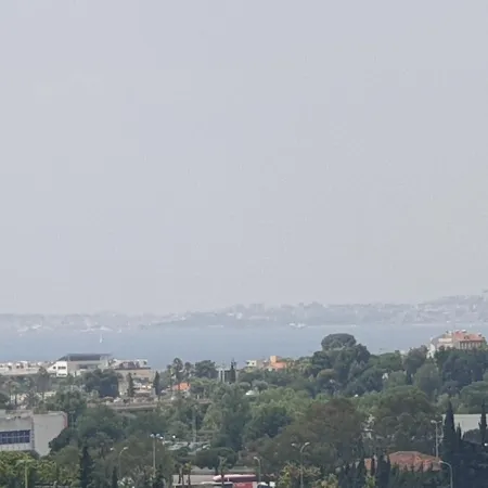 Big Flat Sea Vieuw 95 M2 5 Near Airport 5 Min Train 3 Min And Tram On Site, 7 Min, 2 Showers And 2 Toilets , Neuf Grand 95 M2 5 Proche Aeroport 5 Min Train 3 Min Et Tramway Sur Place, 7 Min 2 Douches Et 2 Wc Vue *