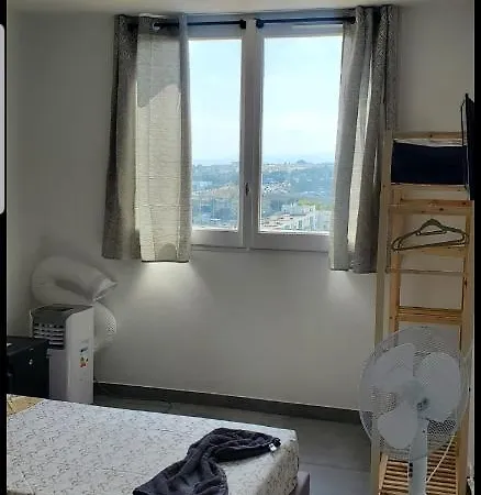 Big Flat Sea Vieuw 95 M2 5 Near Airport 5 Min Train 3 Min And Tram On Site, 7 Min, 2 Showers And 2 Toilets , Neuf Grand 95 M2 5 Proche Aeroport 5 Min Train 3 Min Et Tramway Sur Place, 7 Min 2 Douches Et 2 Wc Vue Отель типа 