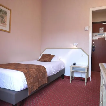 Busby Hotel 3*