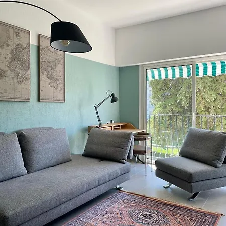 Air-conditioned With Garage Near The Sea