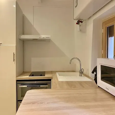 Vieux-nice 2 Pieces En Duplex Apartment