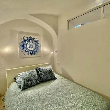 Vieux-nice 2 Pieces En Duplex Apartment
