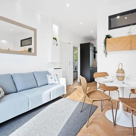 Renting - Maeterlinck - Idyllic Luxury Retreat In Cap De Sea View Apartment