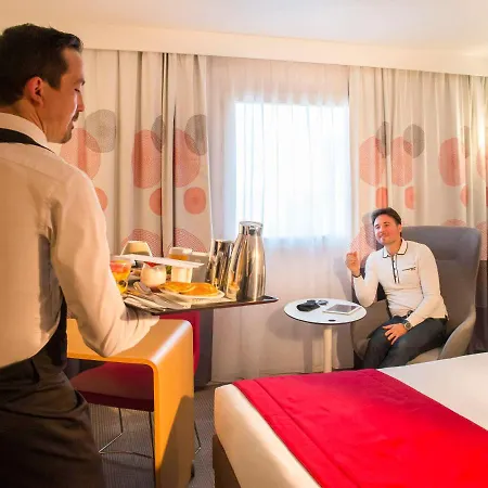 Novotel Arenas Aéroport Hotel 4*