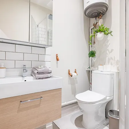 Apartment Le Petit Jean- Pres Gare Et Tram - Supermarches - Wifi - Nice