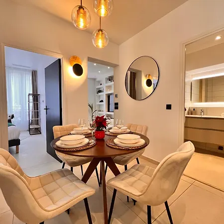 Malaussena - Reception 24&7 - Center Liberation Apartamento