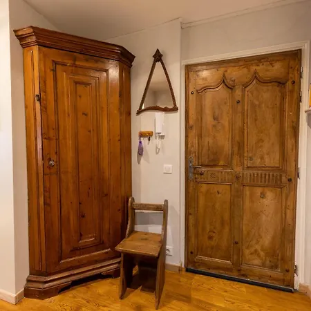Spacious And Bright Flat Close To The : Heart Of Old *