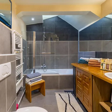 Spacious And Bright Flat Close To The : Heart Of Old 아파트 니스