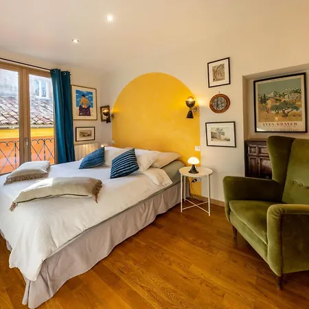 Spacious And Bright Flat Close To The : Heart Of Old *