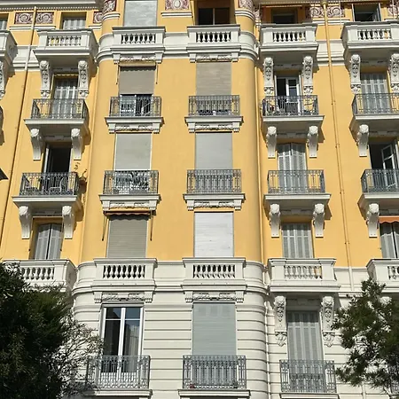 219 Promenade شقة