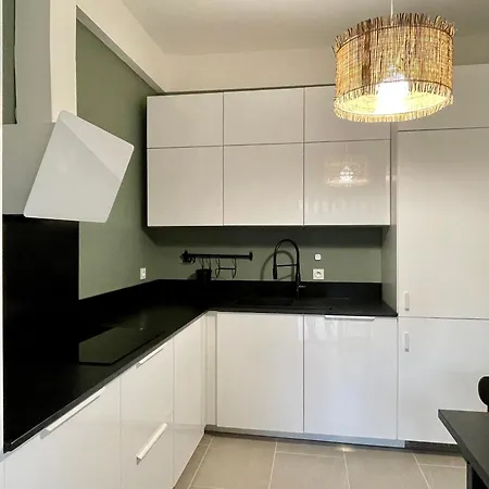 Apartment Air-conditioned With Garage Near The Sea *