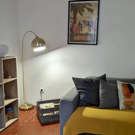 Apartment Typique - 2 Bedrooms,typical Apartment-old Town *