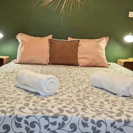 Typique - 2 Bedrooms,typical Apartment-old Town Apartment