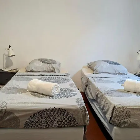 Apartment Typique - 2 Bedrooms,typical Apartment-old Town *