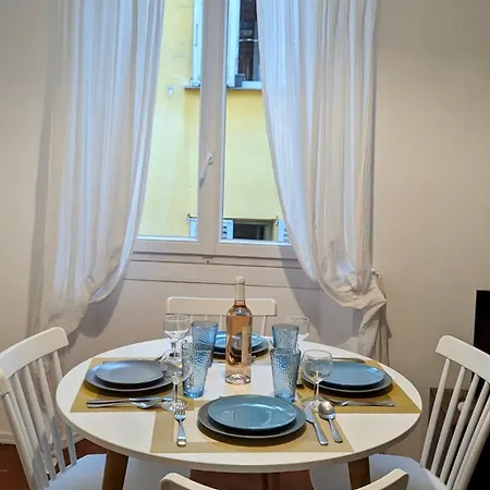 Typique - 2 Bedrooms,typical Apartment-old Town Apartment Nice