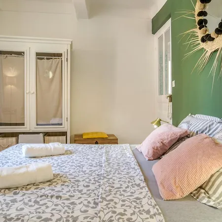 Apartment Typique - 2 Bedrooms,typical Apartment-old Town Nice